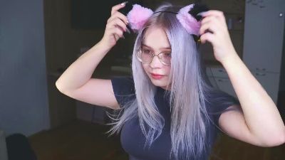 ChangMcrae webcam model stream image