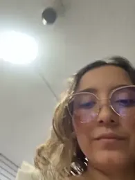 Kay_LustyWife webcam model stream image