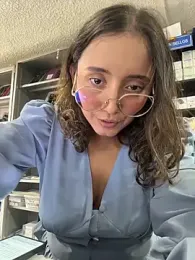 Kay_LustyWife webcam model stream image