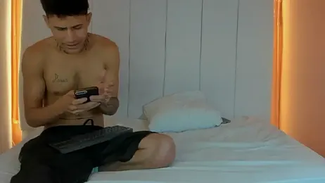 NaughtyVibes_OS webcam model stream image