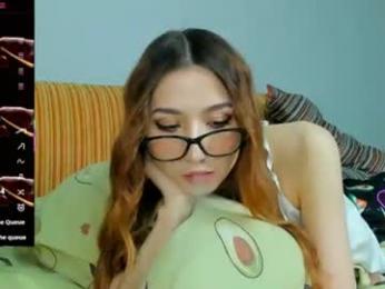 moon_flora webcam chaturbate model stream image