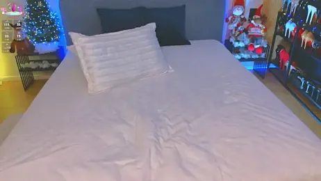 Kira_from_UA webcam model stream image