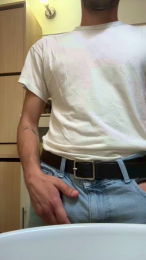 Alerunner_ webcam model stream image