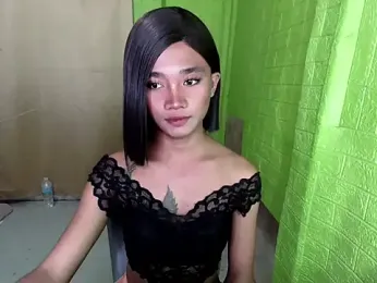 Petite_HugeCock webcam model stream image