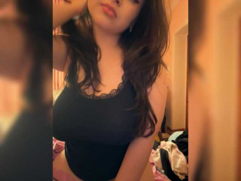 TinnyRosea webcam bongacams model stream image