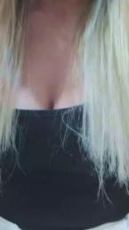 Blondbambola webcam model stream image
