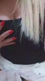 Blondbambola webcam model stream image