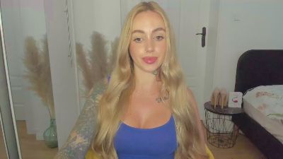 Coralie_Classy webcam model stream image