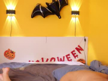 kissmesloww webcam model stream image