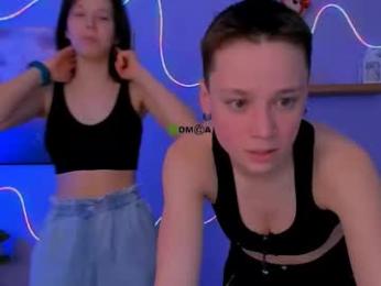 aria_wild_ webcam model stream image