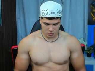 Aurelio Strong webcam model stream image