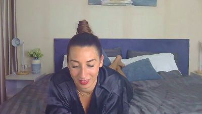 Lyly_laurensaa webcam cam4 model stream image