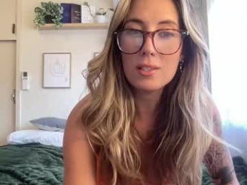 taylorslittlekingdom webcam model stream image