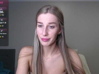 crushgirl webcam model stream image