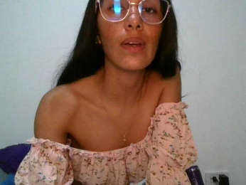 JuanaBrunette webcam bongacams model stream image