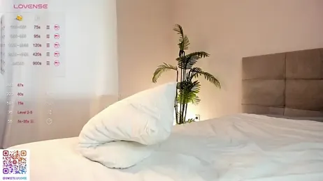 SweetLilyLove webcam model stream image