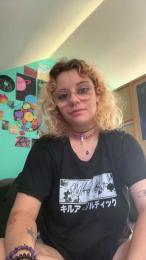 Emy_2002 webcam cam4 model stream image