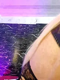 crislingery_dolli webcam stripchat model stream image