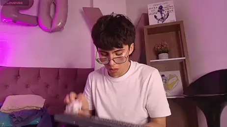 PepperTwink webcam stripchat model stream image