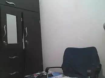 AlphaLatinoBear webcam model stream image