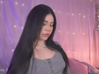 adaaraa_ webcam model stream image
