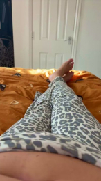 Curvycurlycutie webcam model stream image