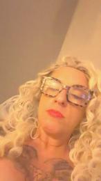 nikkilogan webcam cam4 model stream image