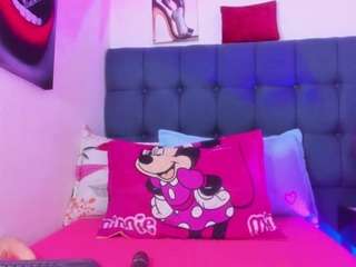 samanta-pink webcam model stream image