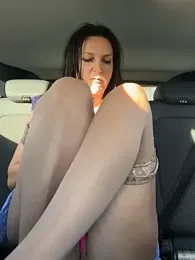 -OLYA- webcam model stream image