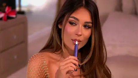 YasmineShaw webcam stripchat model stream image