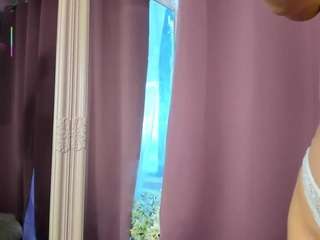 mia-miian18 webcam model stream image