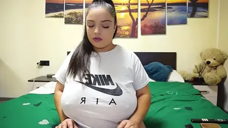 adelline webcam model stream image