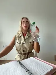 streetdoll webcam model stream image