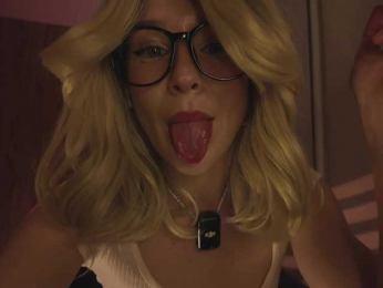 Maddison webcam model stream image