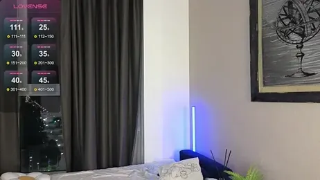 DebiHenks webcam model stream image