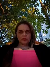 hugebobbs webcam model stream image