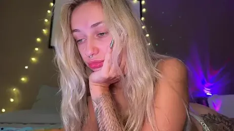 _Kiss_me_hard_ webcam stripchat model stream image