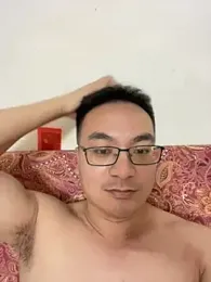 huskingb webcam model stream image