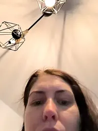 Linalicious webcam model stream image