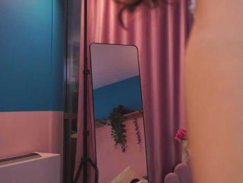 ZairaMonet webcam model stream image