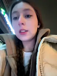 FroggyAnna webcam stripchat model stream image