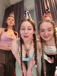 FroggyAnna webcam stripchat model stream image