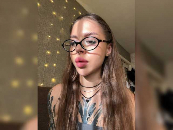 Kris- webcam model stream image