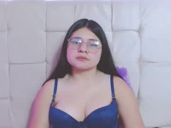 mckennahot303av webcam model stream image