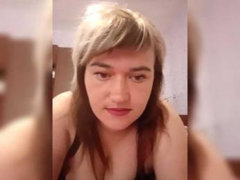 HollyLaBerry webcam model stream image