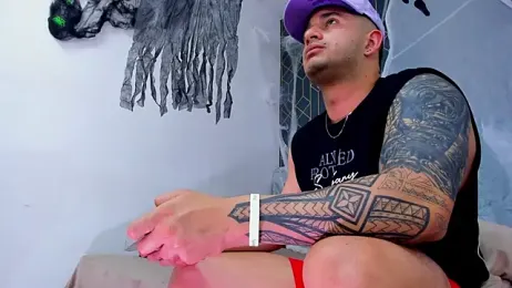 king_falconer webcam model stream image