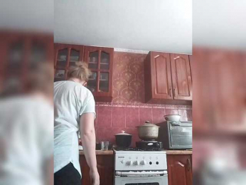 PolyarnayaYagoda82 webcam model stream image