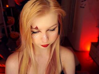 Becky Covert webcam model stream image