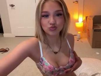 tiara2xy webcam model stream image