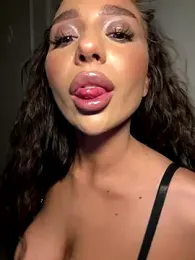 CardiSweetBaby webcam stripchat model stream image